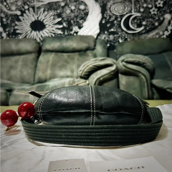 Vintage Coach soho shoulder bag Black soft Leather with red Cherry Charm - Picture 16 of 17